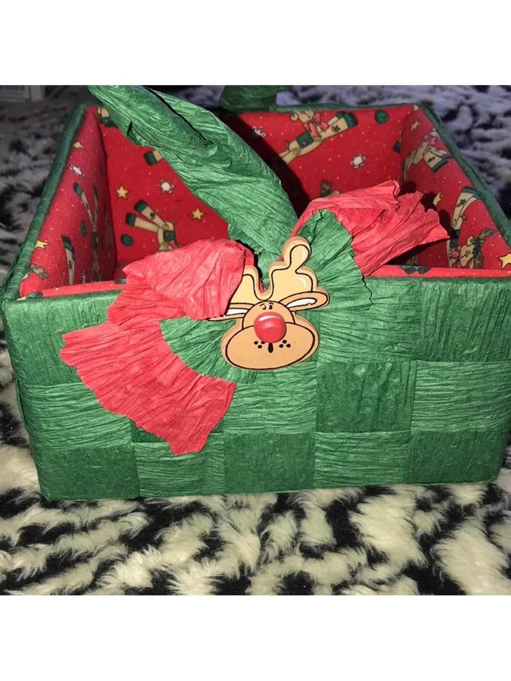 DIY Christmas basket 🧺 8x8 inches red and green with reindeer